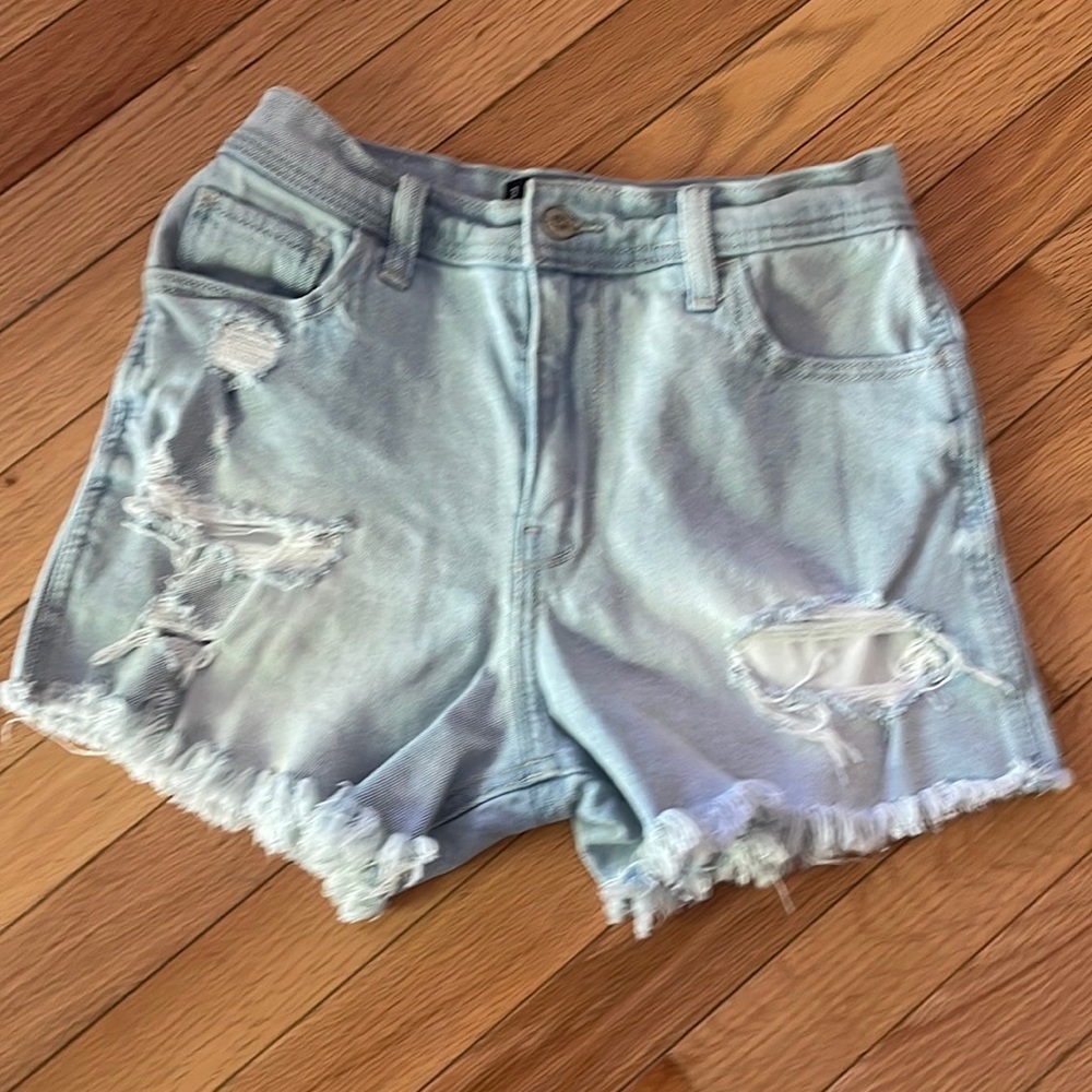 Hollister Curvy High Rise Vintage Stretch Light Wash Shorts size 3 W 26